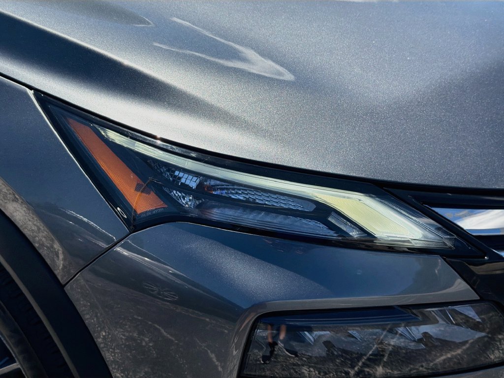 Used 2025 Nissan Rogue S FWD image 34