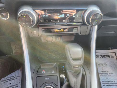 Used 2025 Toyota RAV4 XLE image 13