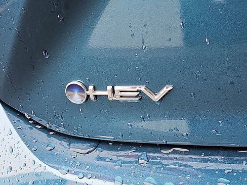 Used 2025 Toyota Camry SE image 30