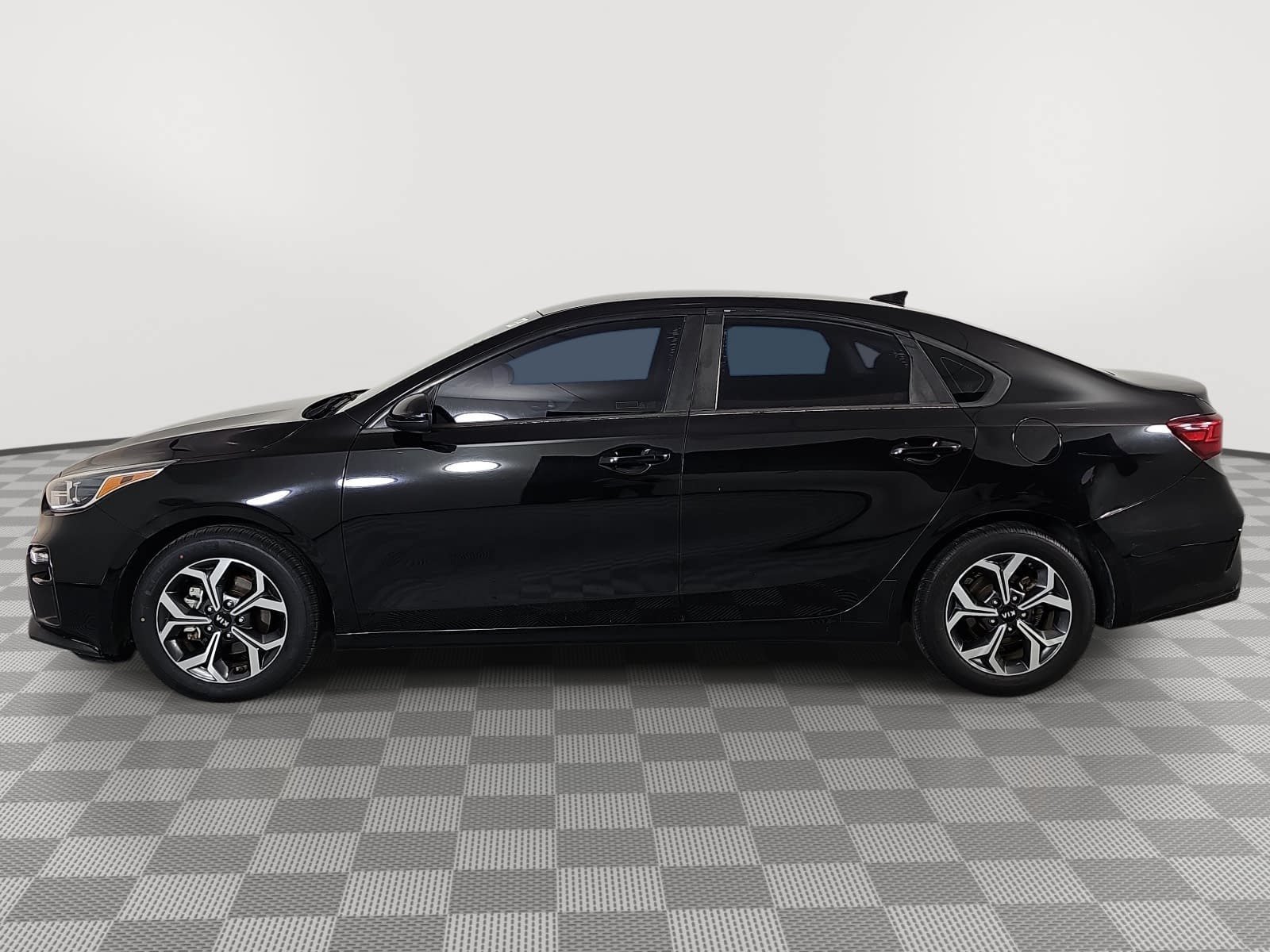 Used 2019 Kia Forte LXS FWD image 5