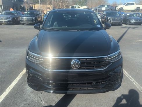 Used 2024 Volkswagen Tiguan SE R-Line image 5