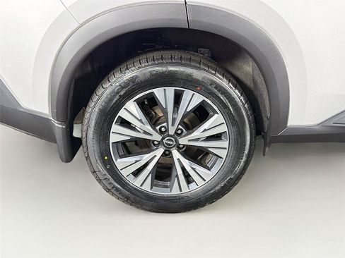 Used 2023 Nissan Rogue SV AWD/4WD image 33