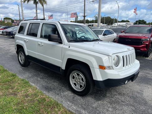 Used 2015 Jeep Patriot Sport w/ Power Value Group image 4