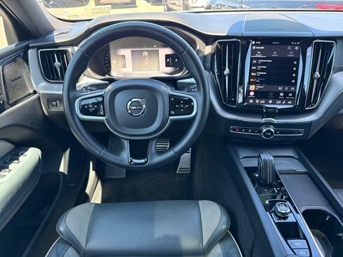 Used 2022 Volvo XC60 B6 R-Design w/ Advanced Package AWD/4WD image 21