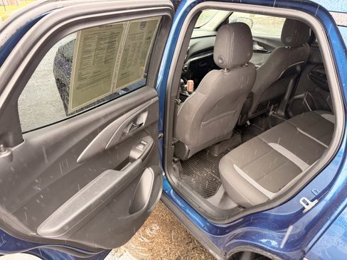 Used 2021 Chevrolet TrailBlazer LT w/ Convenience Package image 11