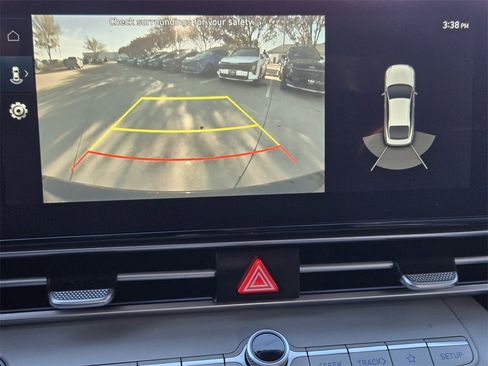 Used 2023 Hyundai Elantra Limited image 7