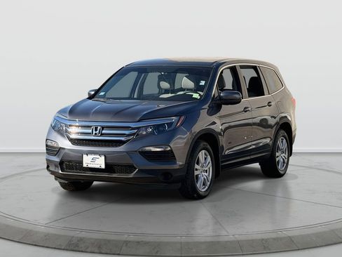 Used 2018 Honda Pilot LX image 3