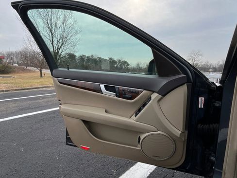 Used 2014 Mercedes-Benz C 300 4MATIC Sedan image 23