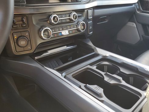 Used 2024 Ford F250 Lariat w/ Black Appearance Package image 26