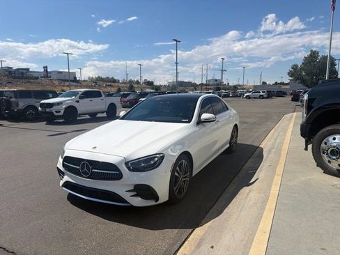 Used 2023 Mercedes-Benz E 350 4MATIC Sedan image 3