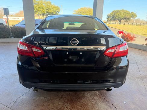 Used 2016 Nissan Altima 2.5 S w/ Power Driver Seat Package image 5