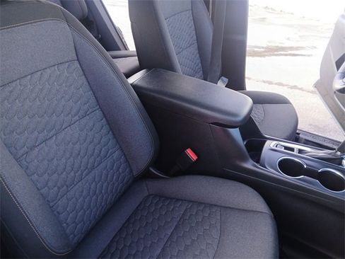 Used 2021 Chevrolet Equinox LT image 23