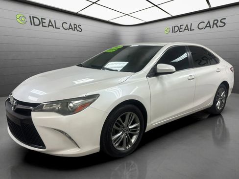 Used 2015 Toyota Camry SE FWD image 1