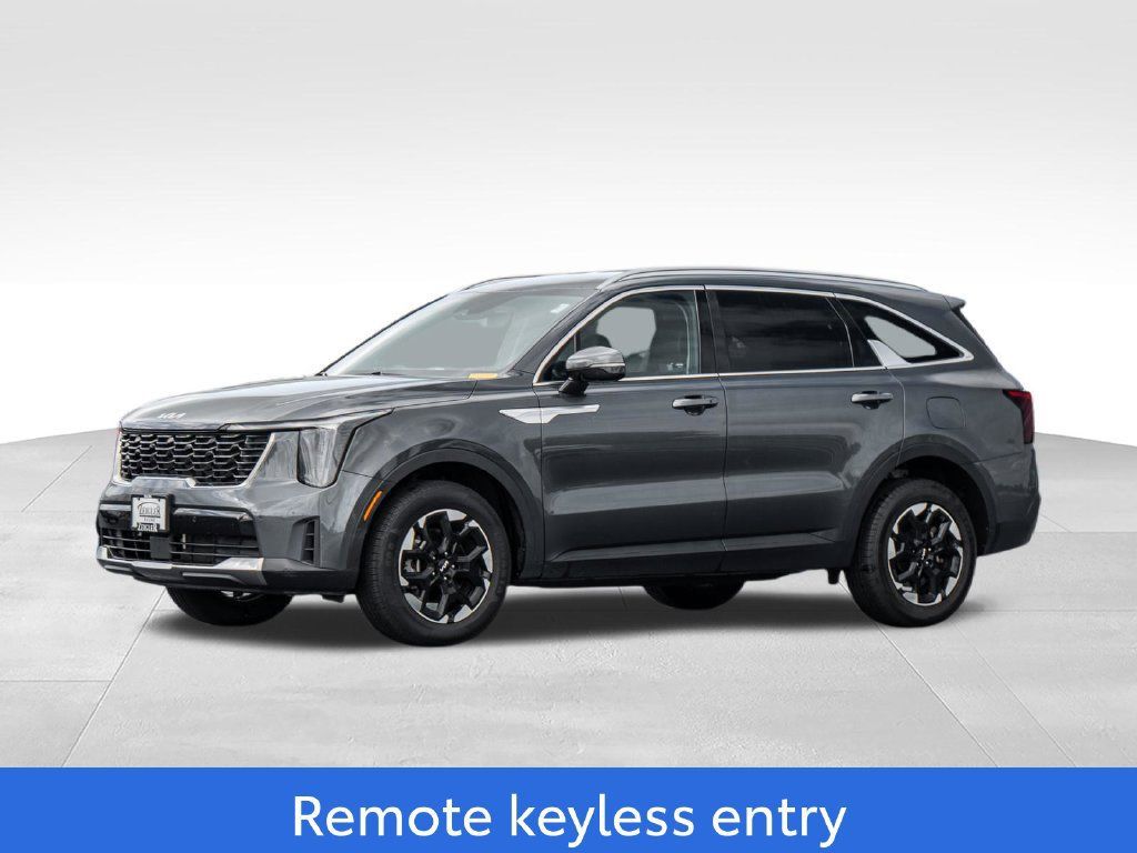Used 2024 Kia Sorento S AWD/4WD image 3