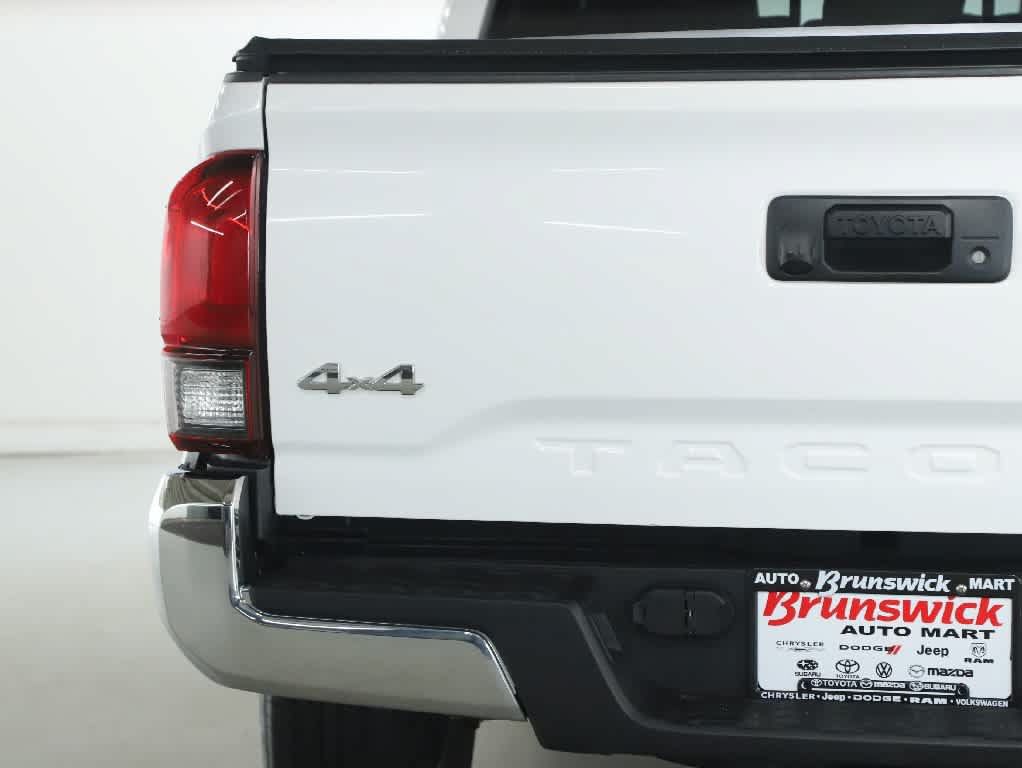 Certified 2023 Toyota Tacoma SR5 AWD/4WD image 42