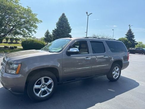 Used 2014 Chevrolet Suburban LTZ AWD/4WD image 4