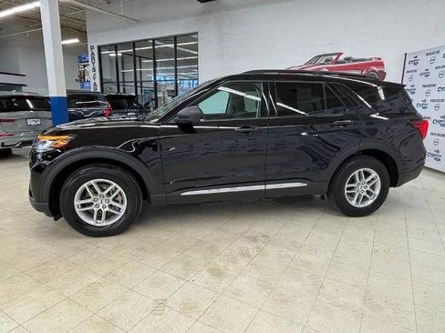 Certified 2025 Ford Explorer Active image 4