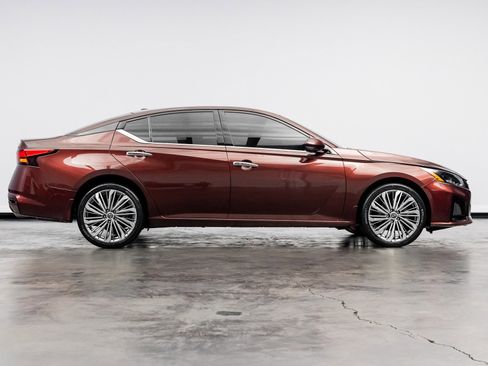 Used 2023 Nissan Altima 2.5 SL image 23