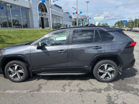 Used 2024 Toyota RAV4 SE w/ Weather & Moonroof Package AWD/4WD image 6