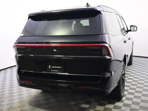 New 2025 Lincoln Navigator Reserve w/ Jet Appearance Package image 6