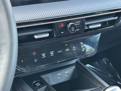 New 2025 Nissan Kicks SR w/ Illumination Package FWD image 17