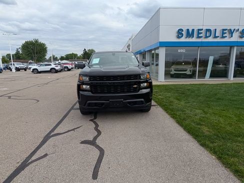 Used 2020 Chevrolet Silverado 1500 Custom w/ Custom Value Package AWD/4WD image 21