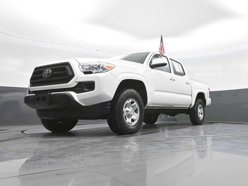 Used 2022 Toyota Tacoma SR image 36