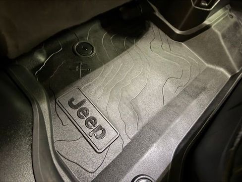 Used 2022 Jeep Gladiator Overland w/ Popular Equipment Package image 19