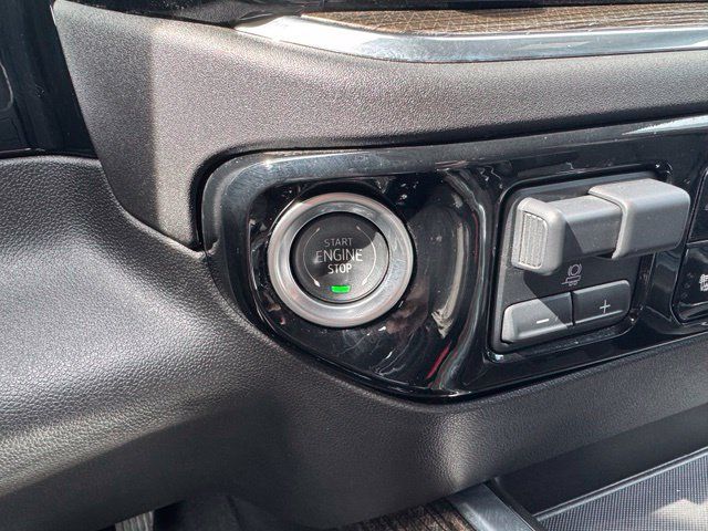 Certified 2024 Chevrolet Silverado 1500 RST w/ Convenience Package II AWD/4WD image 18