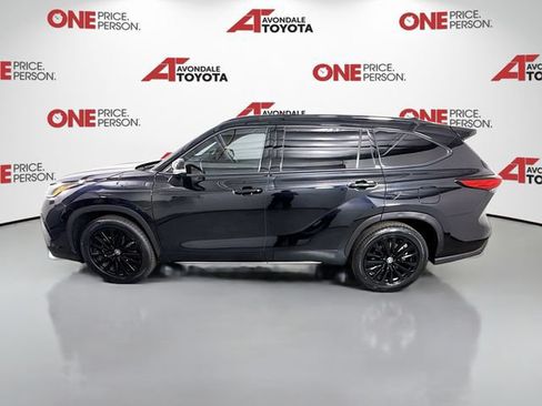 Used 2023 Toyota Highlander XSE FWD image 4