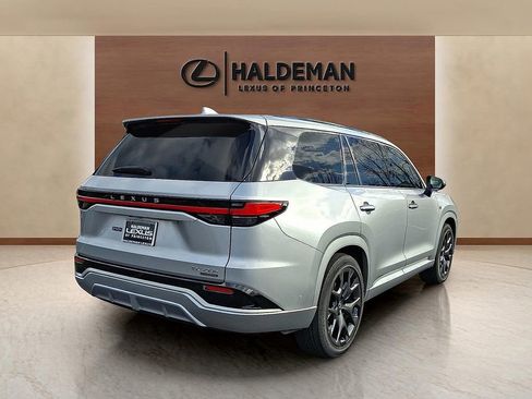 New 2026 Lexus TX 500h AWD image 4