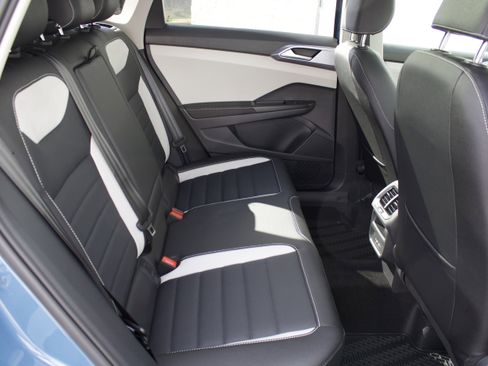 New 2026 Volkswagen Taos SEL AWD/4WD image 32