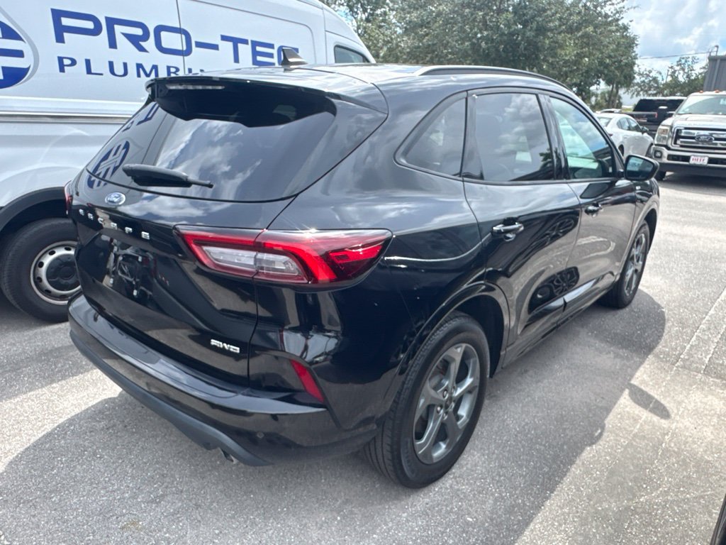 Used 2023 Ford Escape ST-Line w/ Tech Pack #1 AWD/4WD image 6