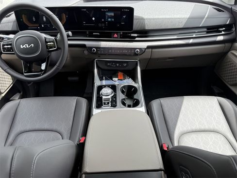 New 2026 Kia Carnival EX image 14