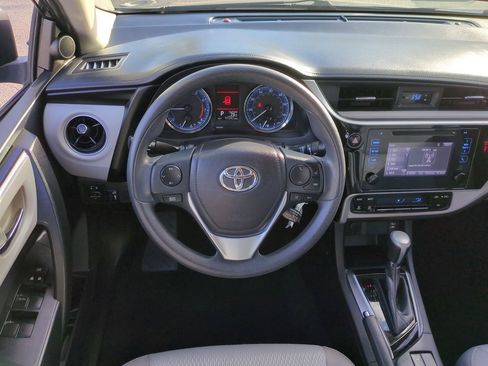 Used 2018 Toyota Corolla LE image 15