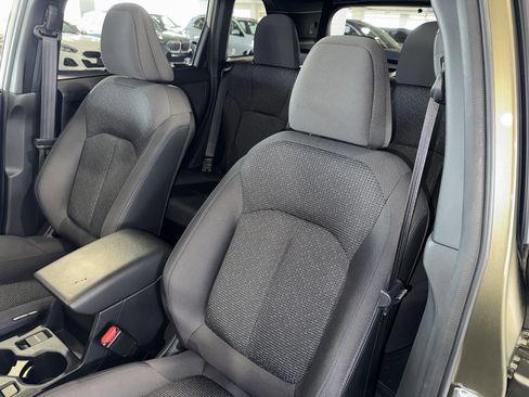 Used 2025 Subaru Forester Premium image 33