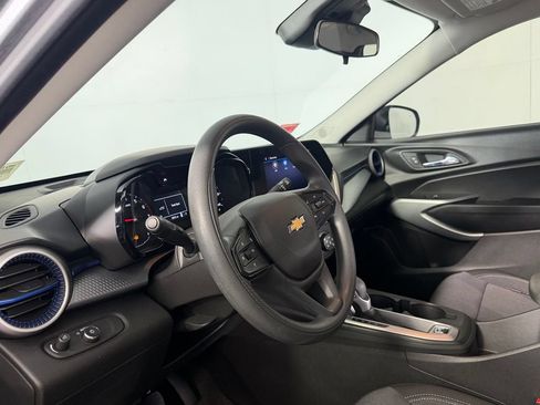 Used 2024 Chevrolet Trax LS w/ Driver Confidence Package FWD image 24