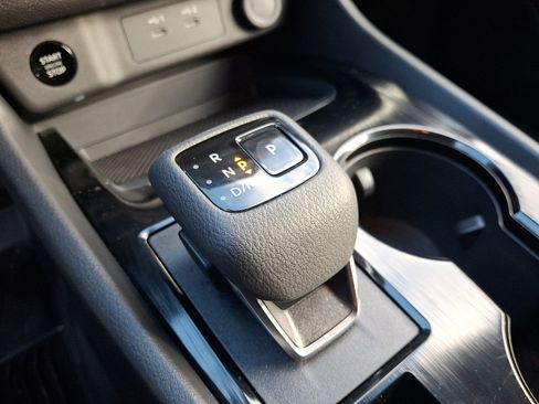 Certified 2025 Nissan Rogue SV image 14