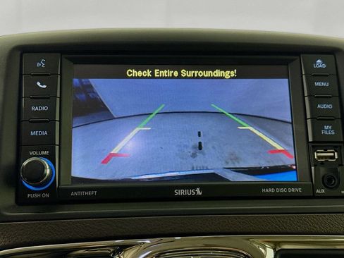 Used 2016 Chrysler Town & Country Touring w/ Driver Convenience Group FWD image 16