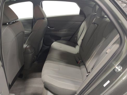 Used 2024 Hyundai Elantra SEL w/ Convenience Package FWD image 18