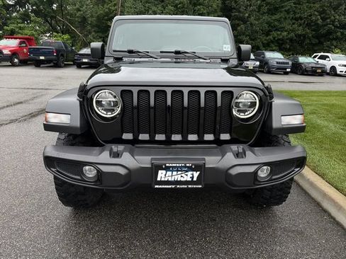 Used 2022 Jeep Wrangler Sport AWD/4WD image 3