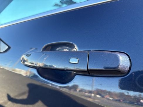 Used 2017 Chevrolet Malibu LT image 13