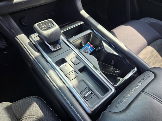 Used 2024 Nissan Pathfinder SV FWD image 18