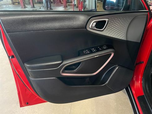 Used 2022 Kia Soul LX w/ Technology Package FWD image 19