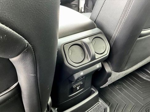 Used 2021 Jeep Wrangler Unlimited Sahara image 35