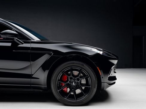 Used 2021 Aston Martin DBX image 38