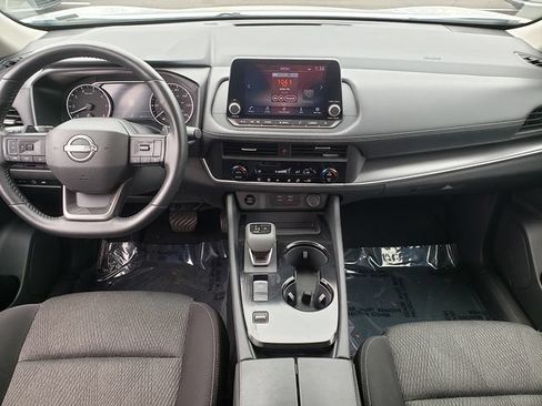 Used 2025 Nissan Rogue SV FWD image 13