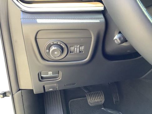 New 2026 Jeep Grand Cherokee L Summit w/ Obsidian Package AWD/4WD image 15