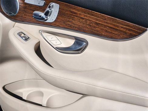 Used 2020 Mercedes-Benz GLC 300 GLC 300 image 21