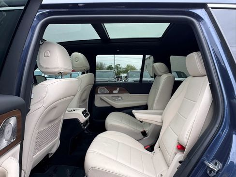 Used 2025 Mercedes-Benz GLS 450 4MATIC w/ AMG Line Exterior image 36